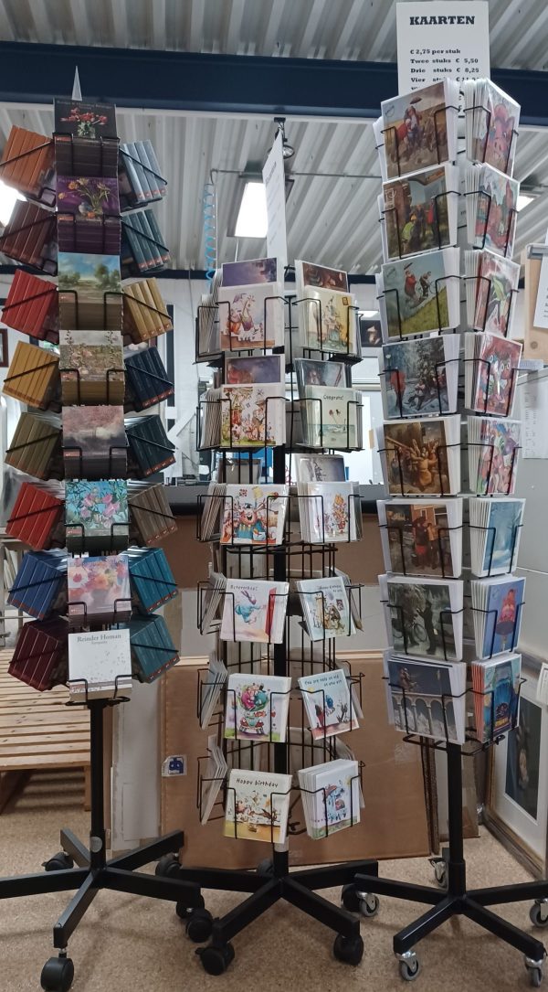 aaa Meer kaarten in de winkel. Drie molens vol.