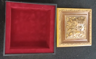 Juwelenkistje Goud met rood bekleed 20 x 20 cm - Afbeelding 4